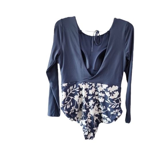 CALIA Carrie Underwood Blue/White Floral Print Long Sleeve Modest Swimsuit Sz 12 - Picture 6 of 11